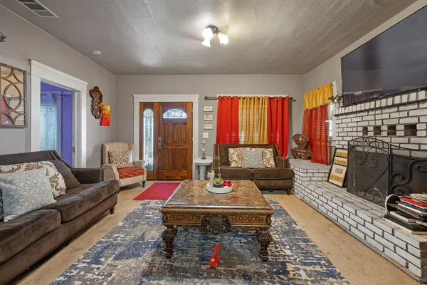 $300,000 | 300 North Berry Road, Tipton, CA 93272