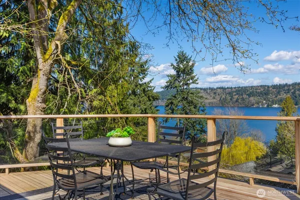 $1,350,000 | 11904 Lakeside Avenue Northeast, Seattle, WA 98125