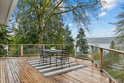 $1,370,000 | 11904 Lakeside Avenue Northeast, Seattle, WA 98125