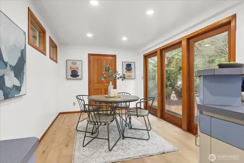 $1,370,000 | 11904 Lakeside Avenue Northeast, Seattle, WA 98125