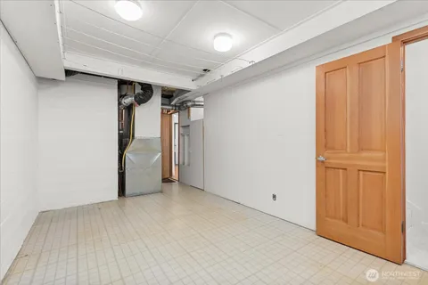 $1,370,000 | 11904 Lakeside Avenue Northeast, Seattle, WA 98125