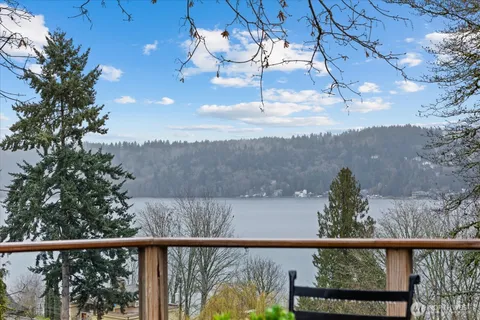 $1,370,000 | 11904 Lakeside Avenue Northeast, Seattle, WA 98125