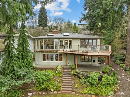 $1,370,000 | 11904 Lakeside Avenue Northeast, Seattle, WA 98125