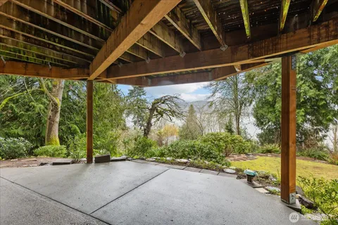 $1,370,000 | 11904 Lakeside Avenue Northeast, Seattle, WA 98125