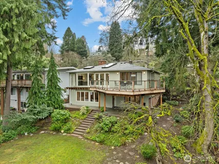 $1,370,000 | 11904 Lakeside Avenue Northeast, Seattle, WA 98125