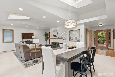 $1,370,000 | 11904 Lakeside Avenue Northeast, Seattle, WA 98125