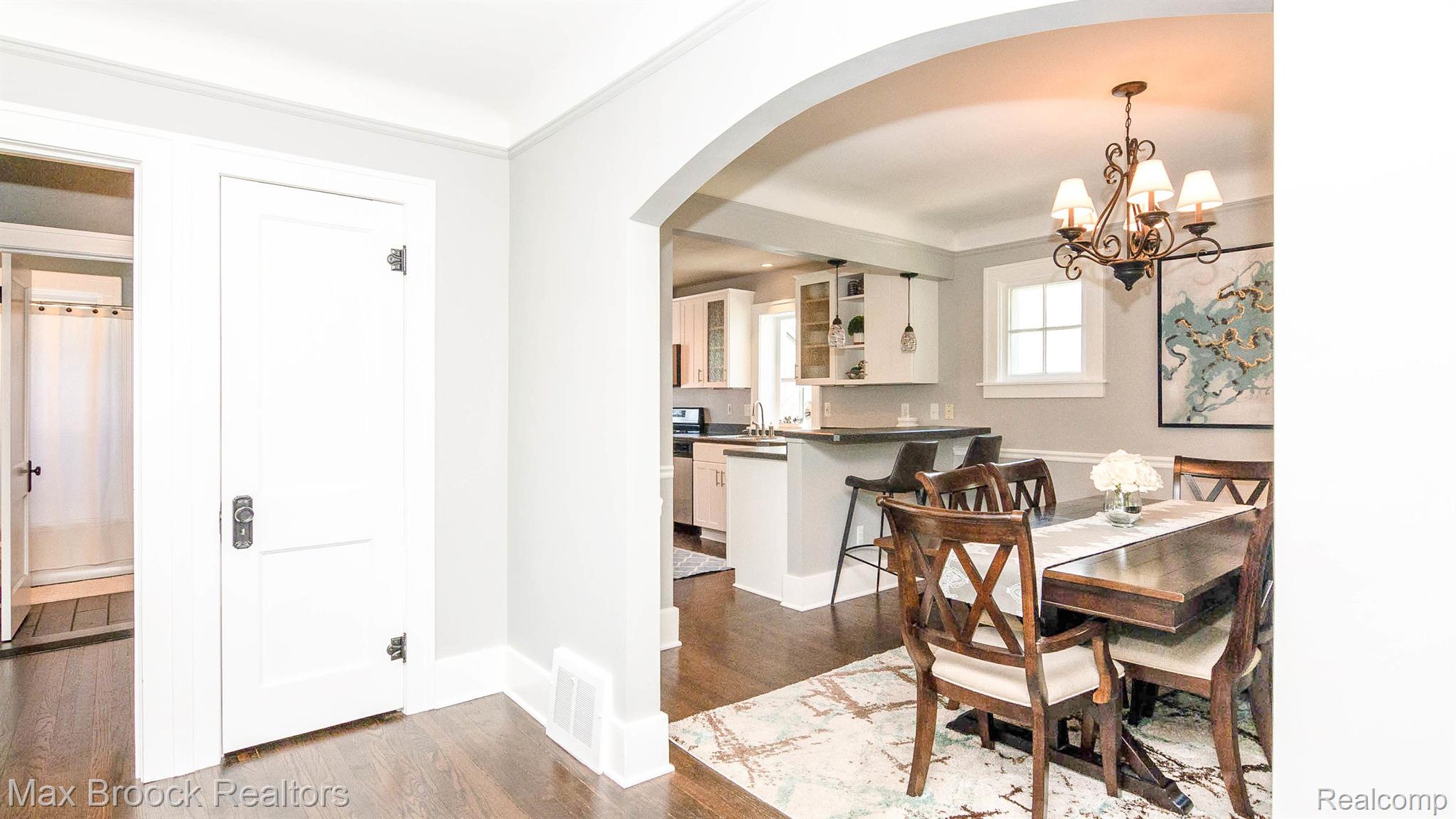 121 Woodside Road Royal Oak, MI 48073 - Photo 8 of 49 Gallery Image 8