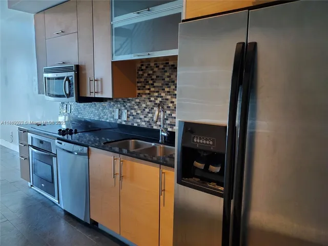 $2,750 | 60 Southwest 13th Street, Unit 2022, Miami, FL 33130