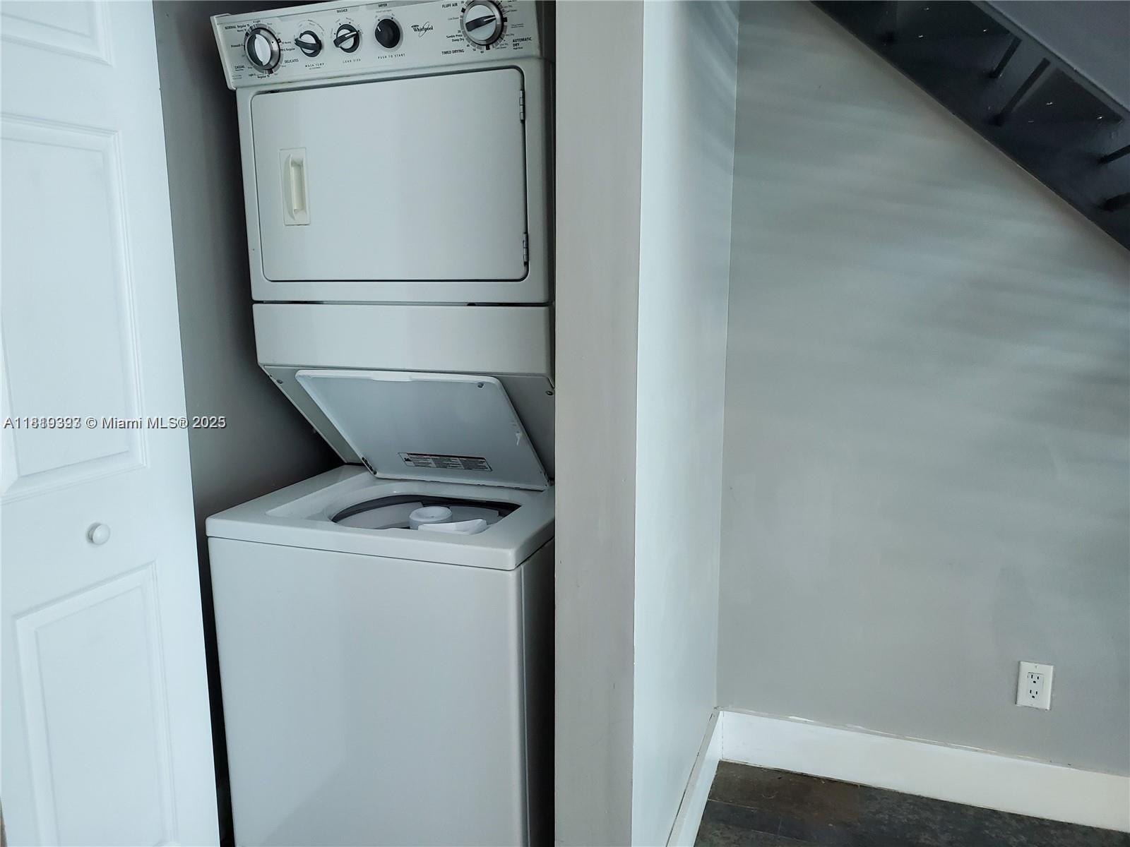 60 Southwest 13th Street, Unit 2022 Miami, FL 33130 - Photo 4 of 10