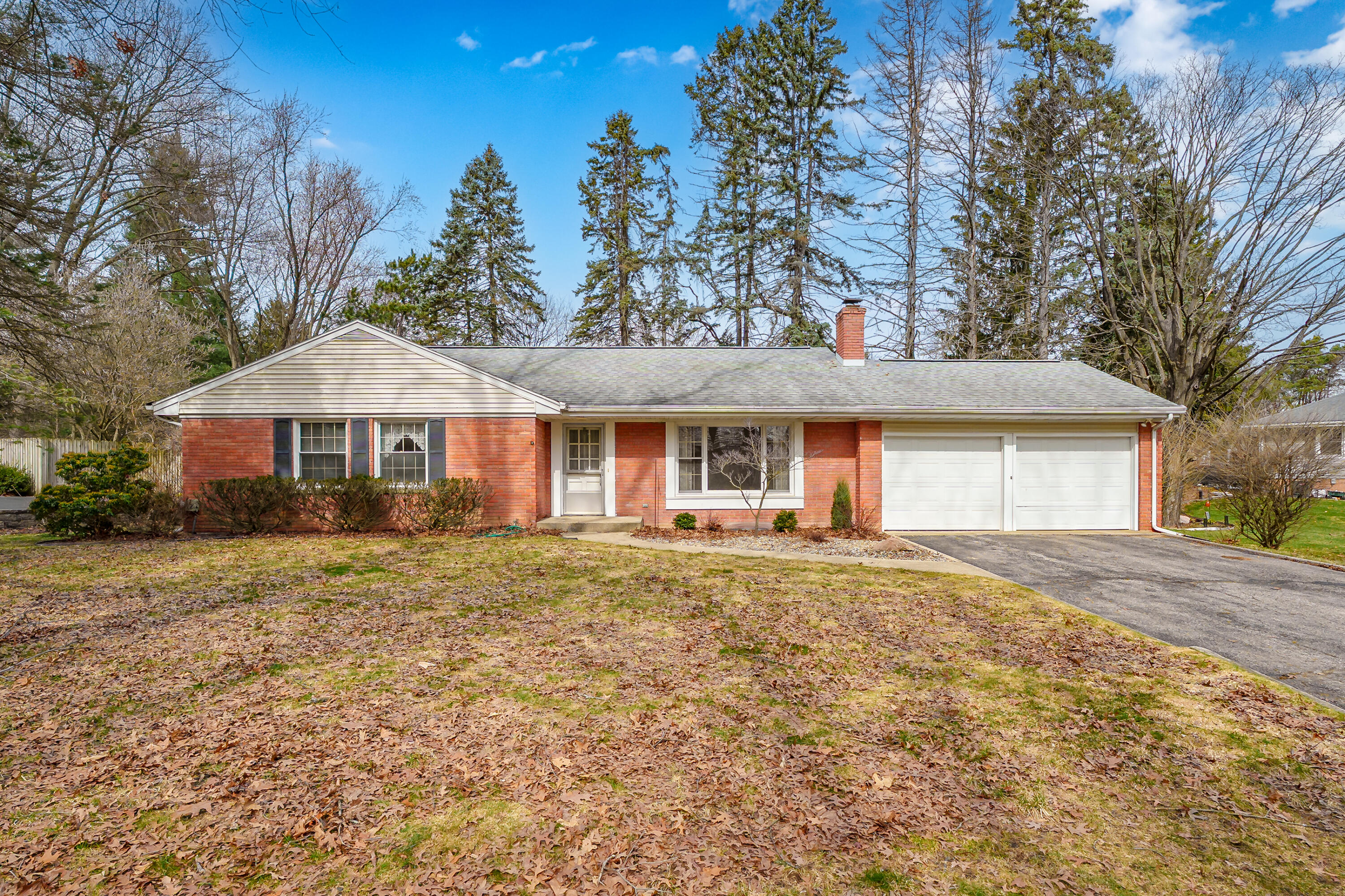 Pine Ridge Rd 2424 Kalamazoo 49008-1