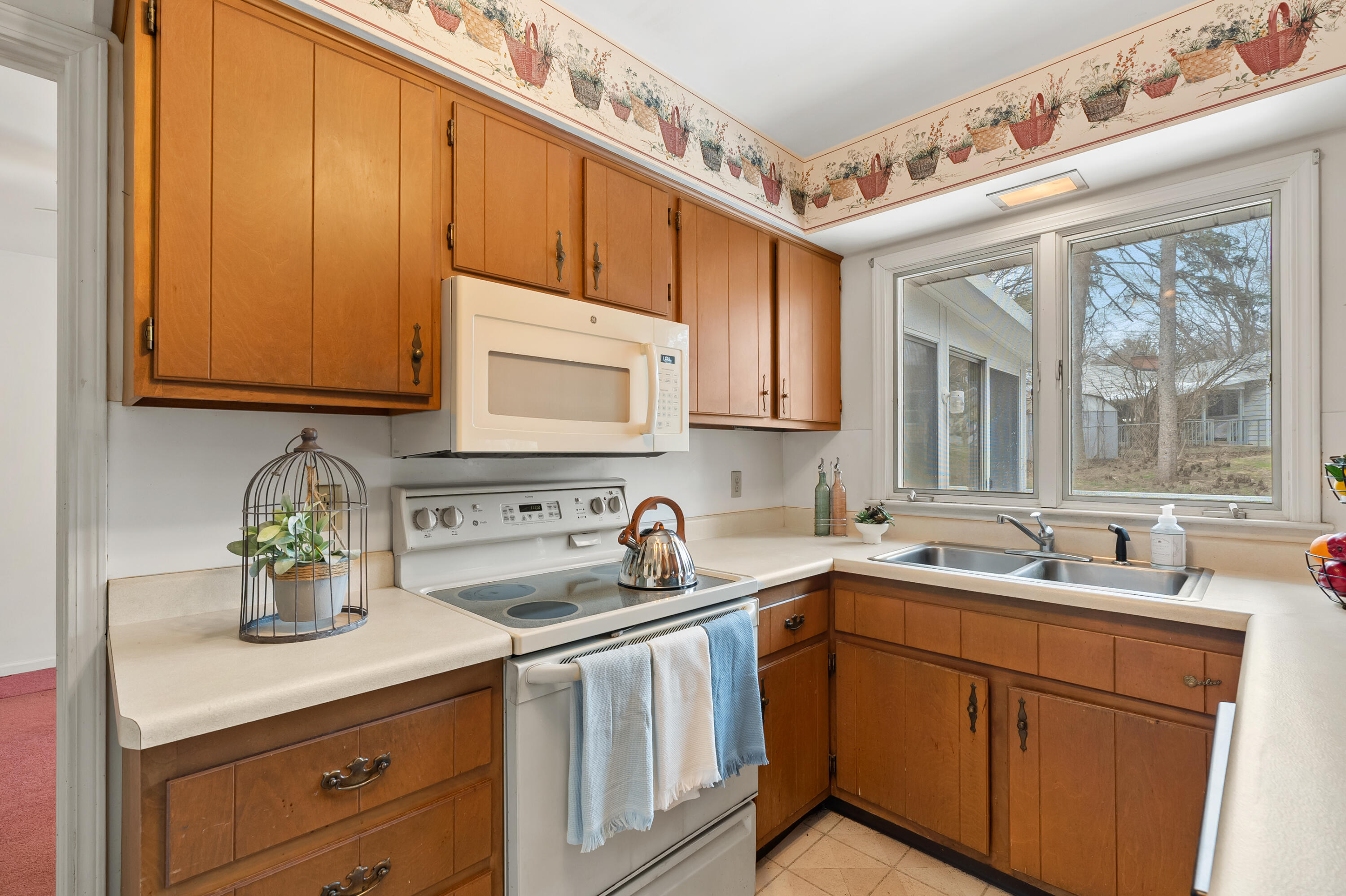 2424 Pine Ridge Road Kalamazoo, MI 49008 - Photo 13 of 34 Pine Ridge Rd 2424 Kalamazoo 49008-11