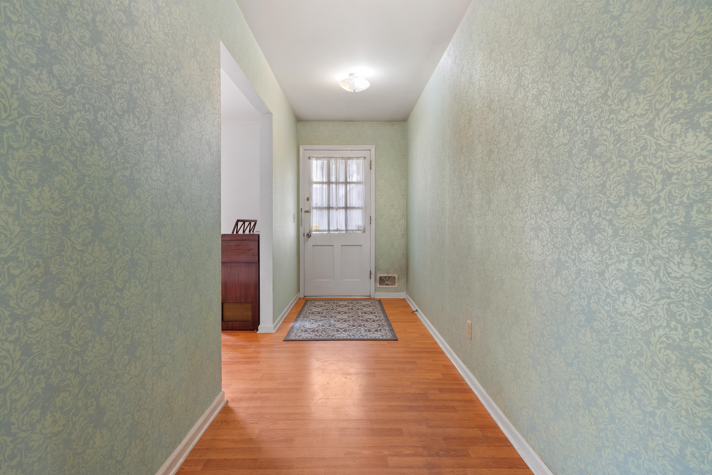 2424 Pine Ridge Road Kalamazoo, MI 49008 - Photo 2 of 34 Pine Ridge Rd 2424 Kalamazoo 49008-2