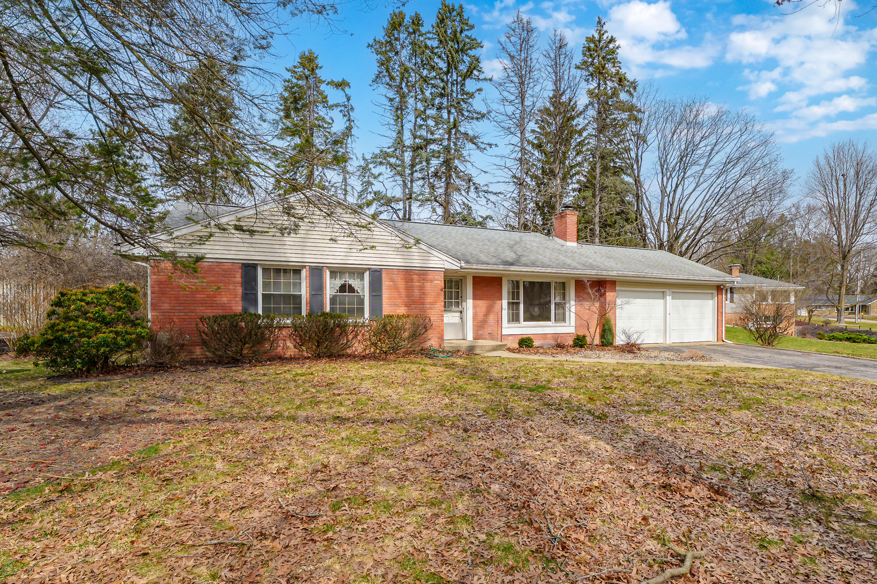 2424 Pine Ridge Road Kalamazoo, MI 49008 - Photo 31 of 34 Pine Ridge Rd 2424 Kalamazoo 49008-27