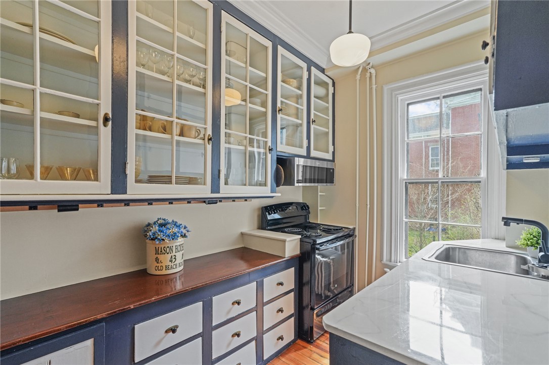 43 Old Beach Road Newport, RI 02840 - Photo 15 of 50