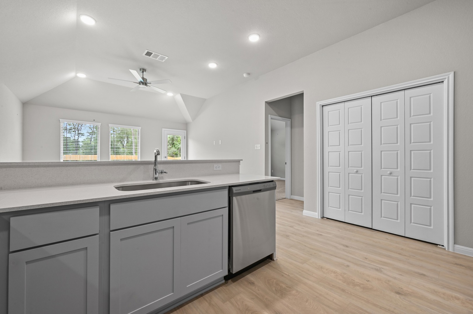 332 Bendecido Loop Elgin, TX 78621 - Photo 10 of 39