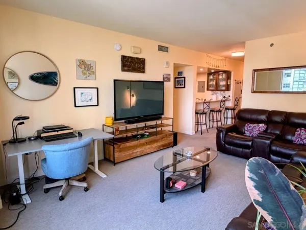 $3,795 | 425 West Beech Street, Unit 859, San Diego, CA 92101