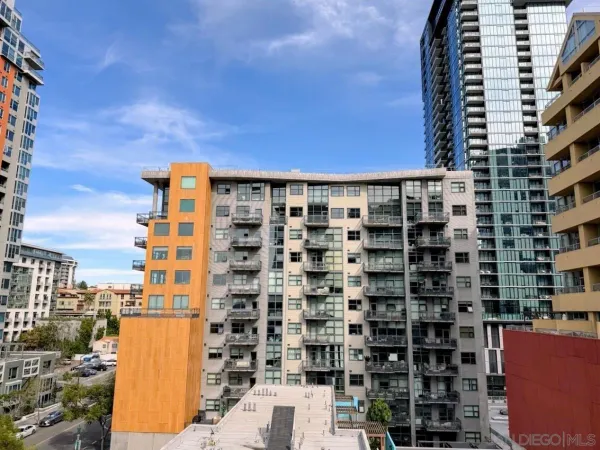 $3,795 | 425 West Beech Street, Unit 859, San Diego, CA 92101