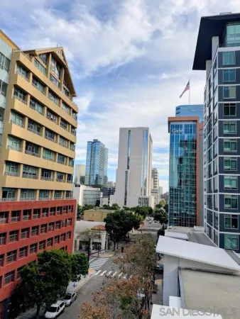 $3,795 | 425 West Beech Street, Unit 859, San Diego, CA 92101