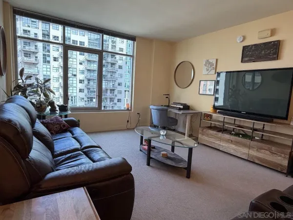 $3,795 | 425 West Beech Street, Unit 859, San Diego, CA 92101