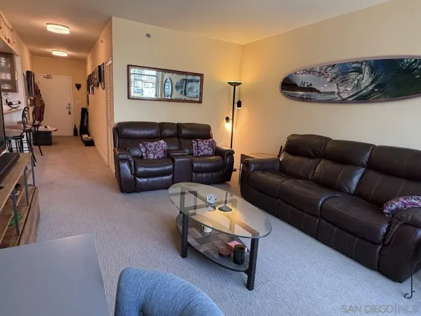 $3,795 | 425 West Beech Street, Unit 859, San Diego, CA 92101