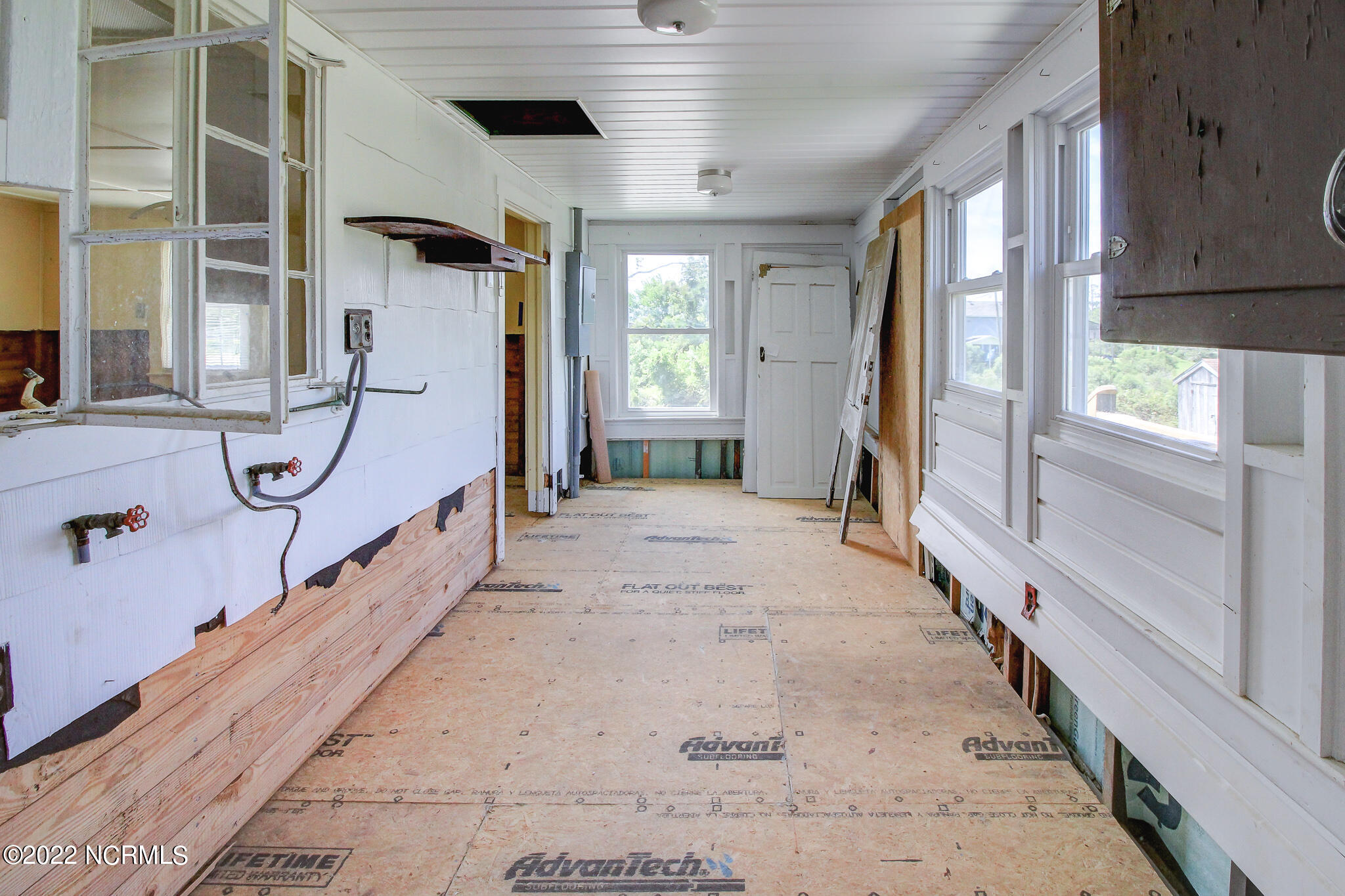 178 Community Road Davis, NC 28524 - Photo 15 of 40 primary bath