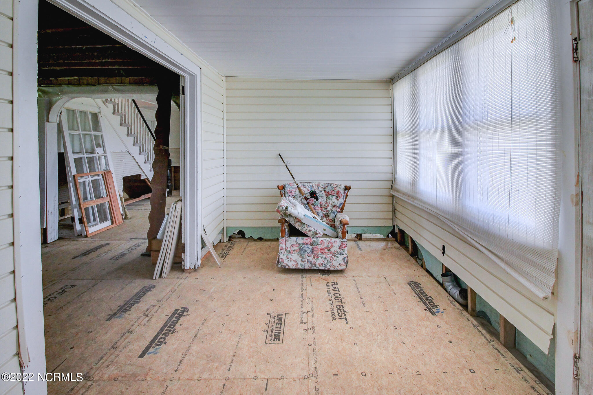 178 Community Road Davis, NC 28524 - Photo 22 of 40 downstairs living area