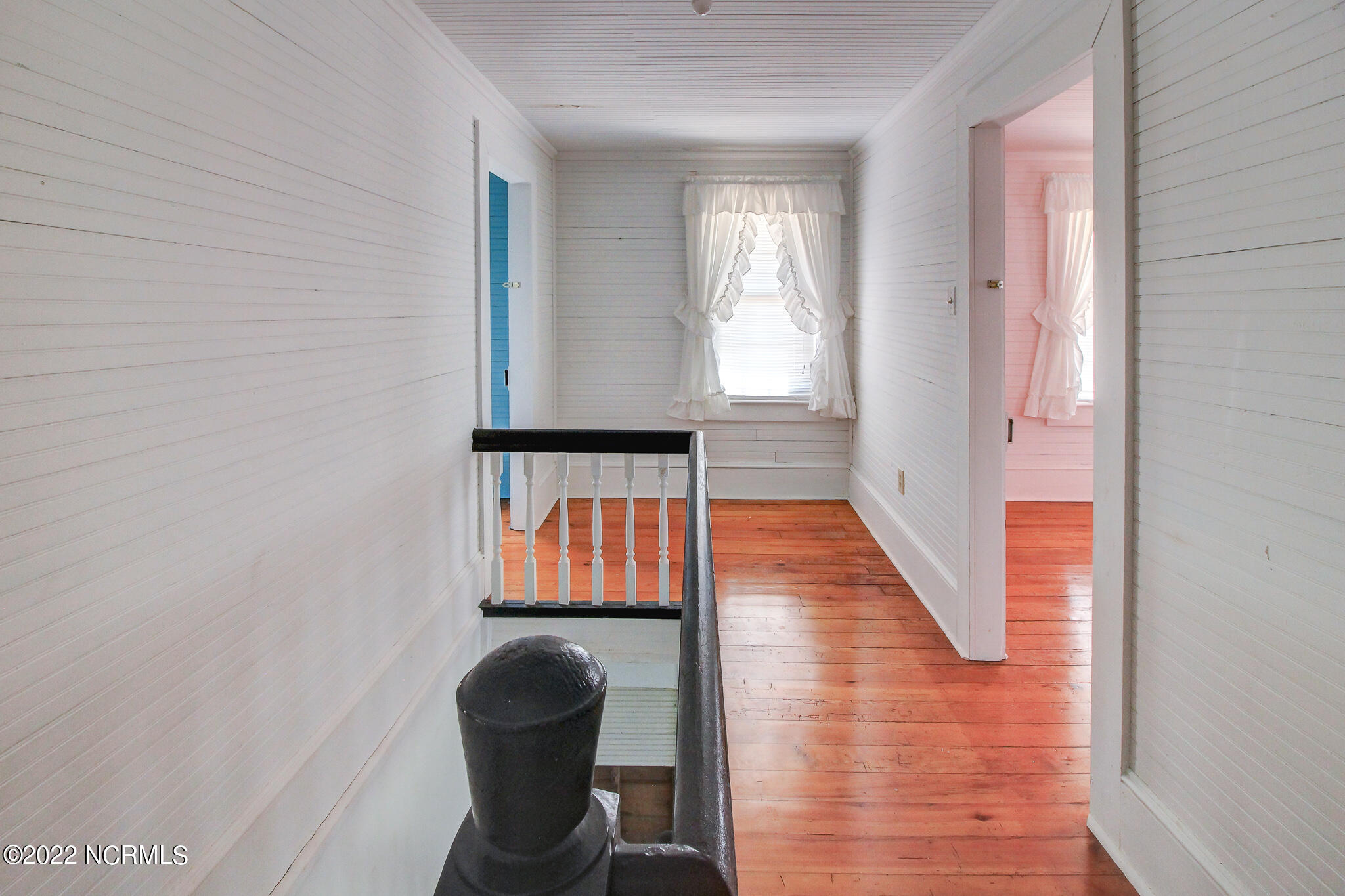 178 Community Road Davis, NC 28524 - Photo 25 of 40 upstairs hall