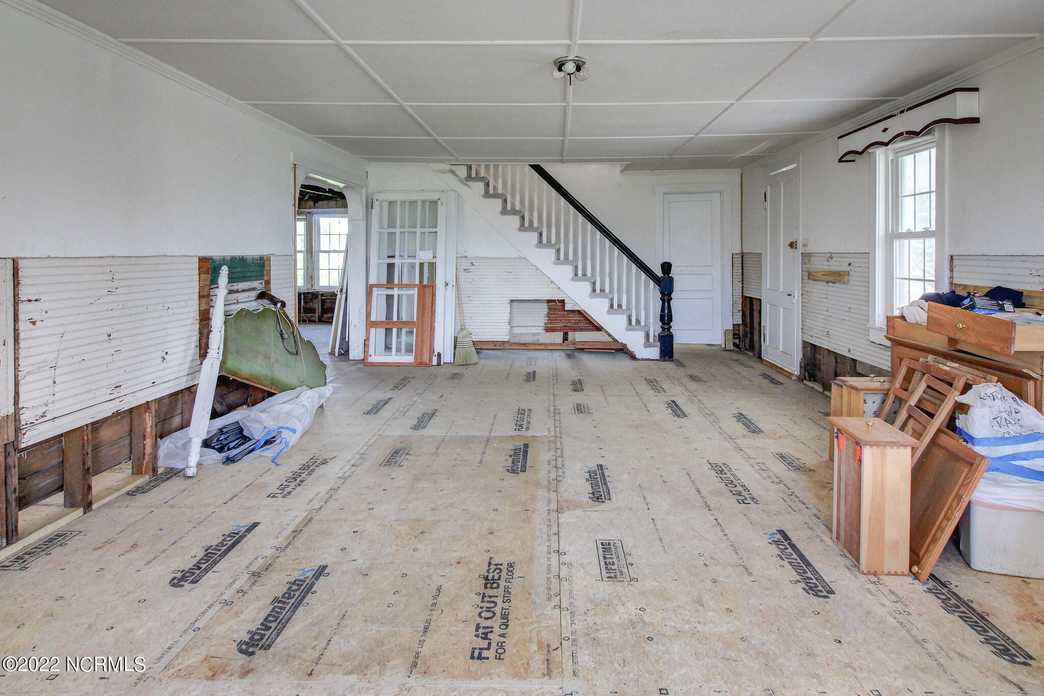 178 Community Road Davis, NC 28524 - Photo 3 of 40 Living Room