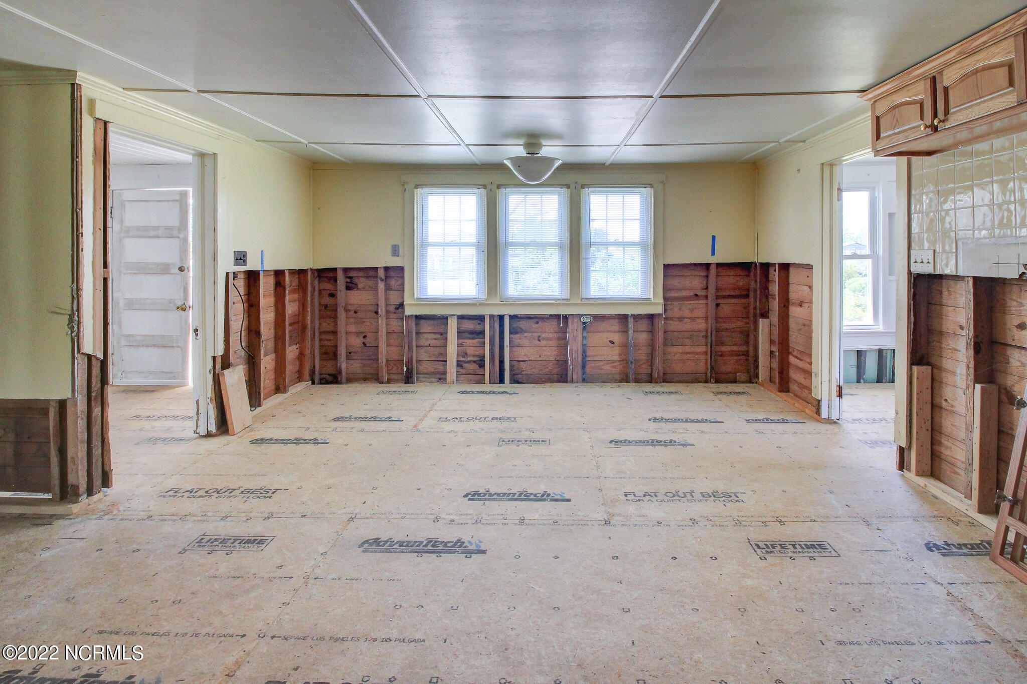 178 Community Road Davis, NC 28524 - Photo 8 of 40 dining room