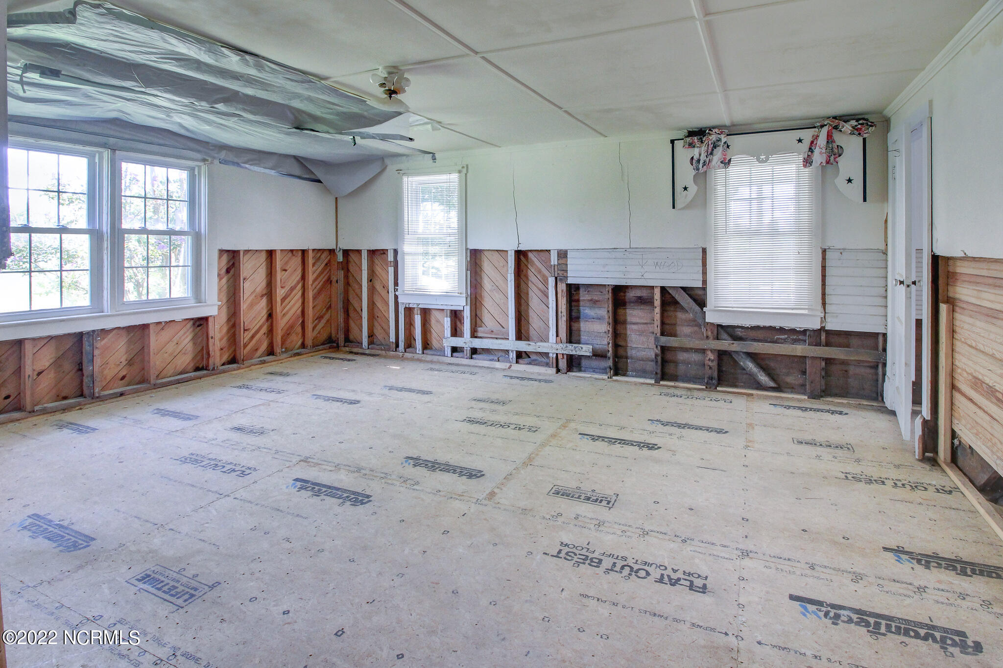 178 Community Road Davis, NC 28524 - Photo 9 of 40 primary bedroom