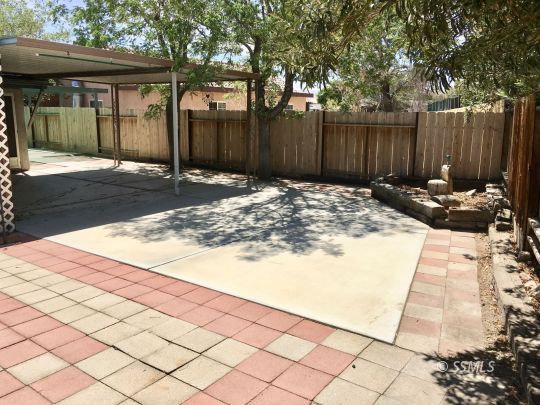 509 South Helena Street Ridgecrest, CA 93555 - Photo 29 of 40 a backyard of a house