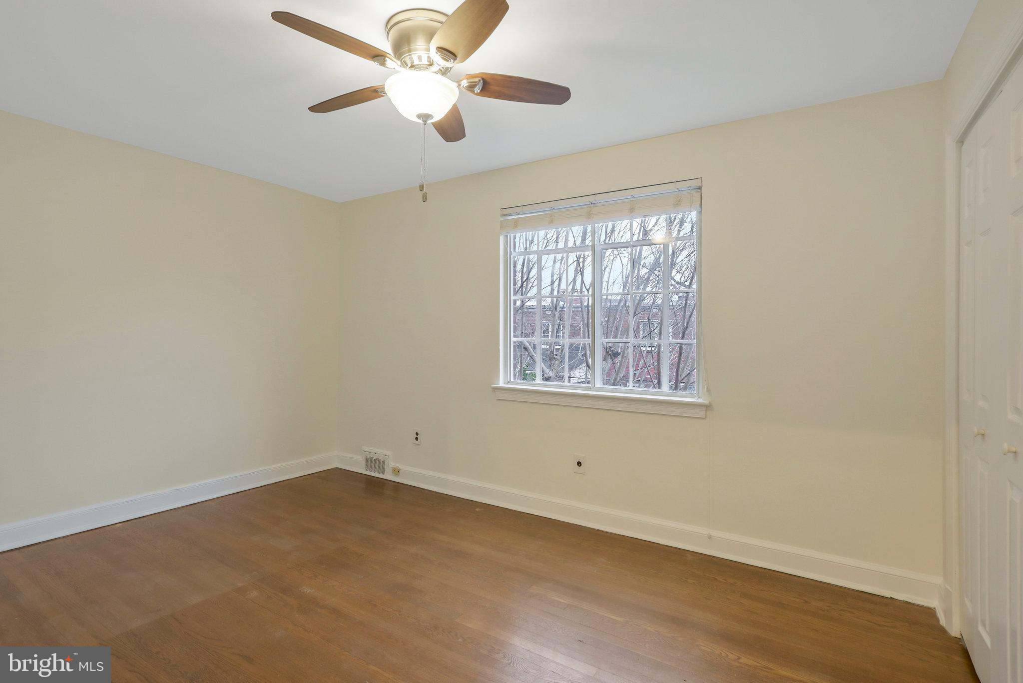 702 Devon Place Alexandria, VA 22314 - Photo 12 of 29 Bedroom 1
