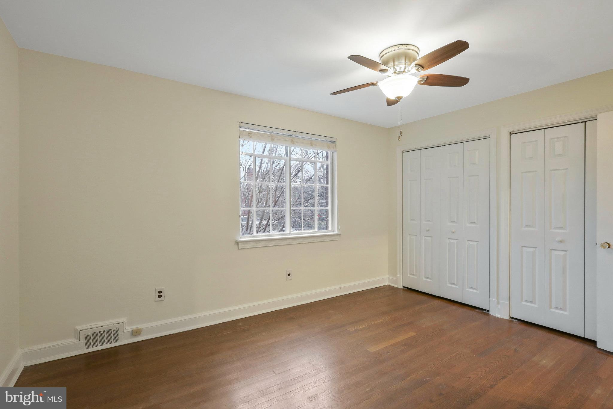 702 Devon Place Alexandria, VA 22314 - Photo 14 of 29 Bedroom 1