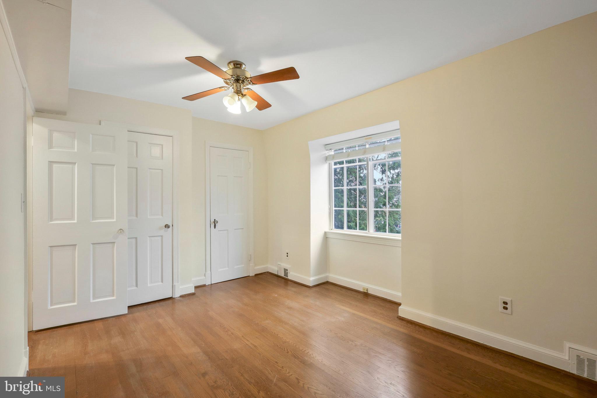 702 Devon Place Alexandria, VA 22314 - Photo 17 of 29 Bedroom 2