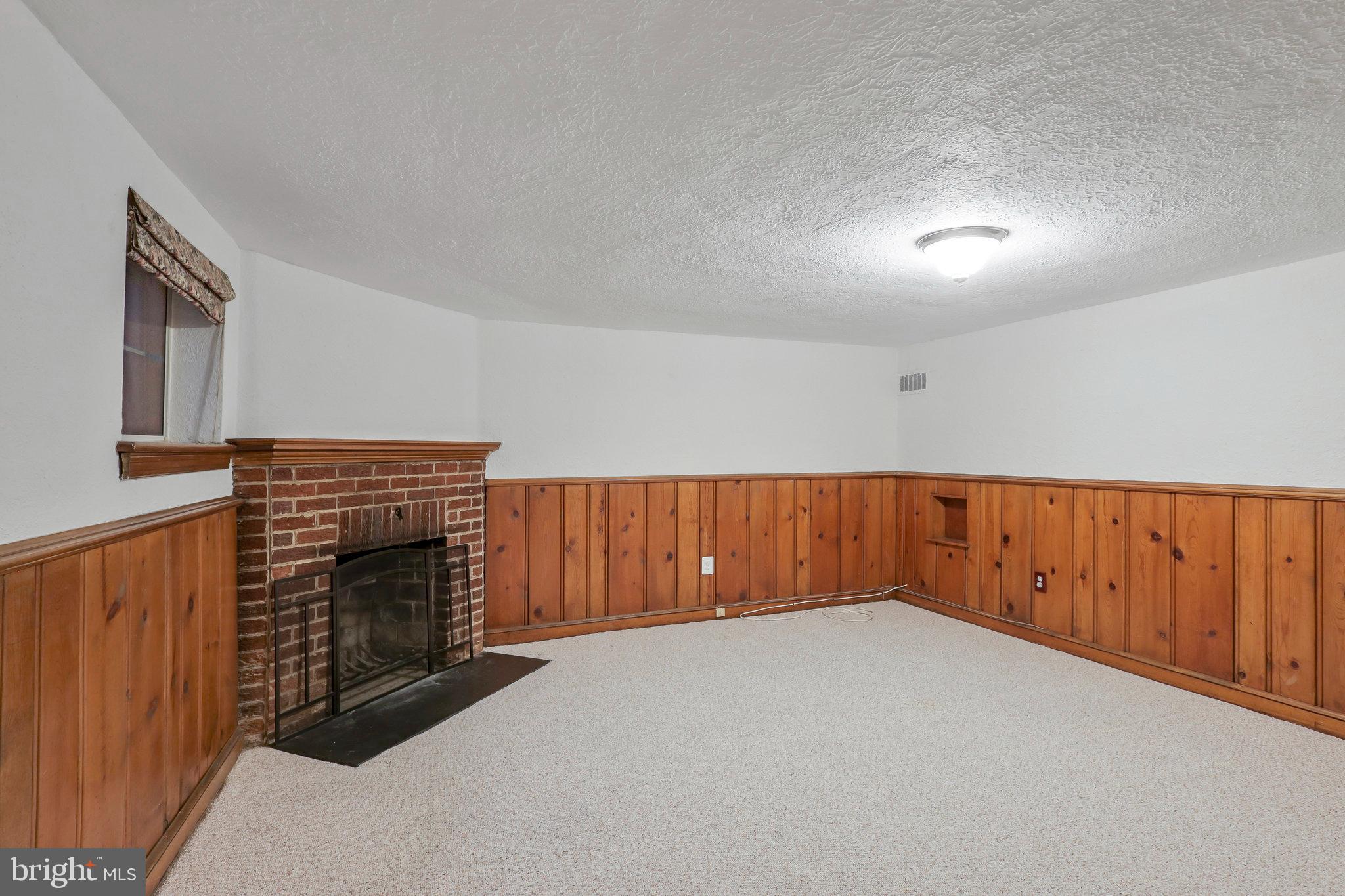 702 Devon Place Alexandria, VA 22314 - Photo 21 of 29 Lower Level Recreation Room