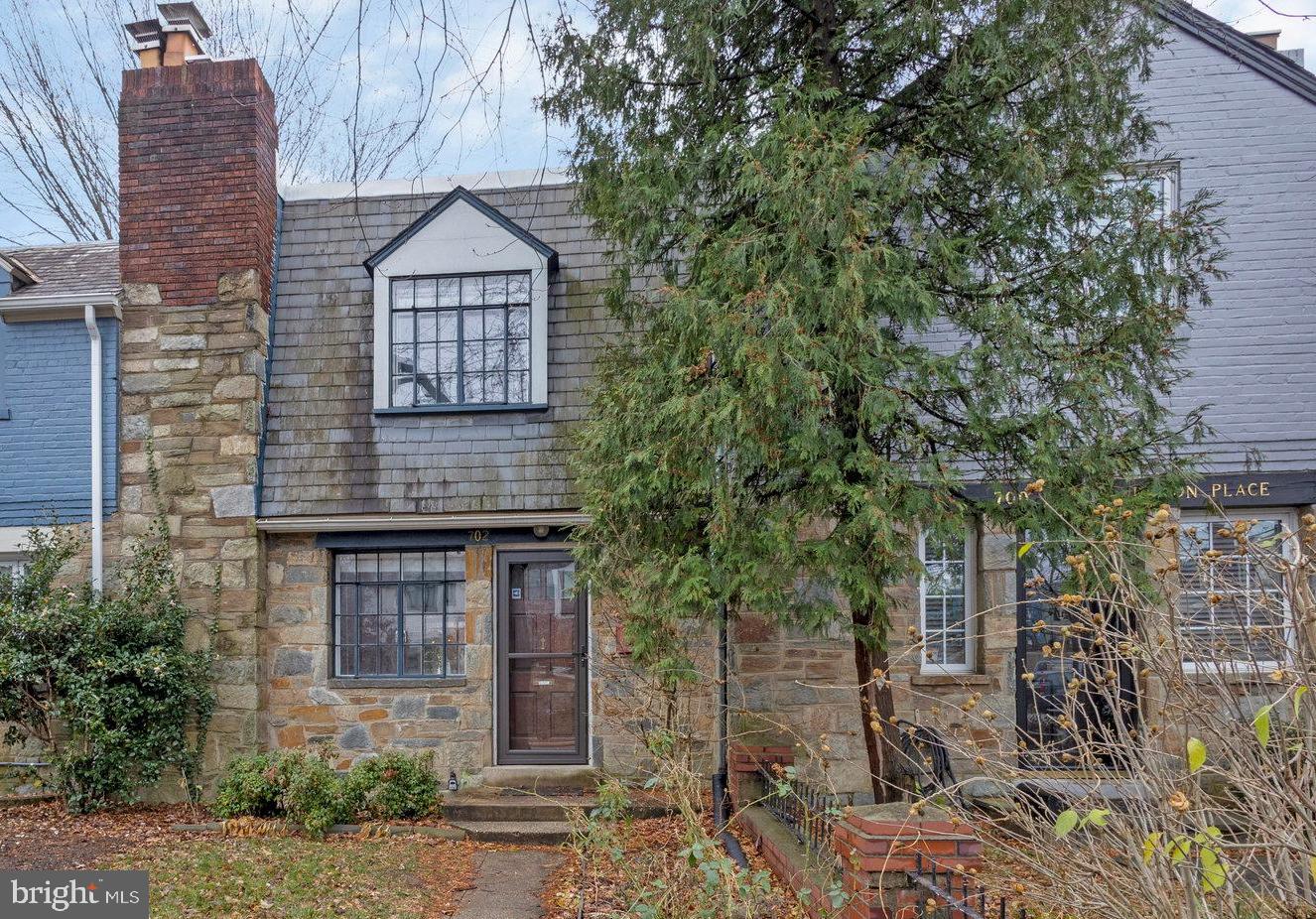 702 Devon Place Alexandria, VA 22314 - Photo 28 of 29 Front Exterior