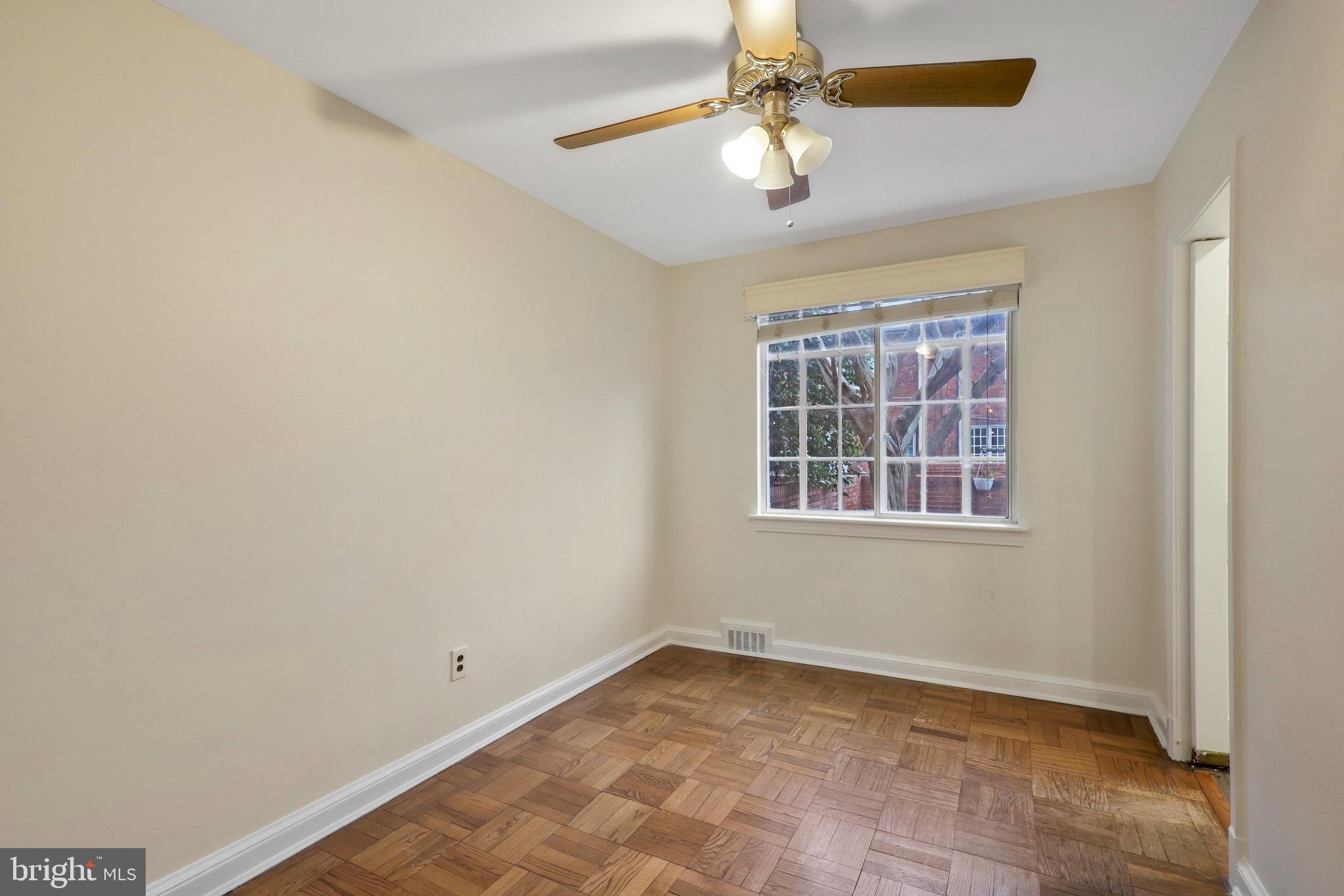 702 Devon Place Alexandria, VA 22314 - Photo 9 of 29 Dining Room