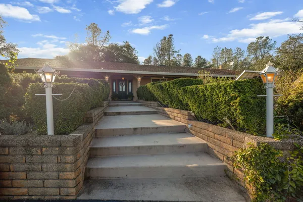 $699,000 | 15624 Ranchland Drive, Redding, CA 96001