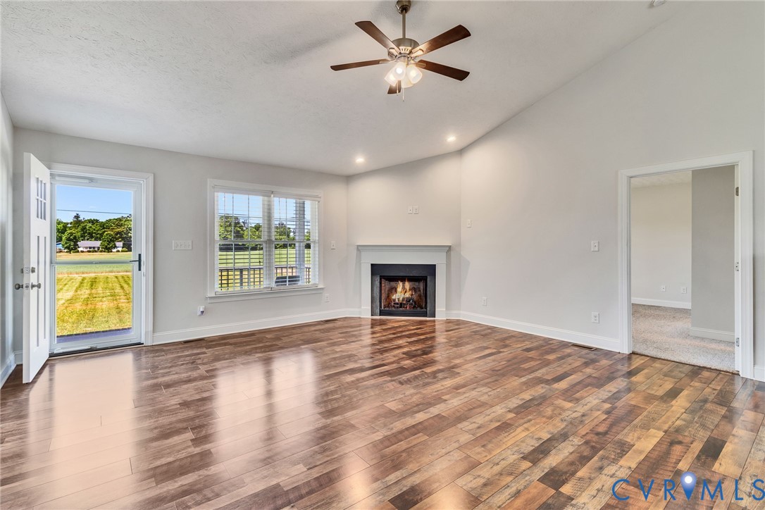 1013 Ridge Road Callao, VA 22435 - Photo 3 of 48