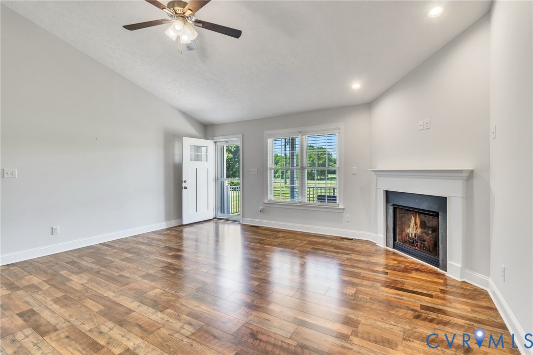 1013 Ridge Road Callao, VA 22435 - Photo 4 of 48