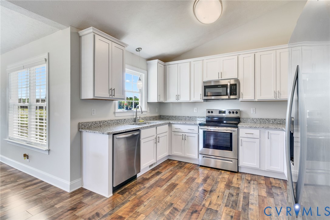1013 Ridge Road Callao, VA 22435 - Photo 6 of 48