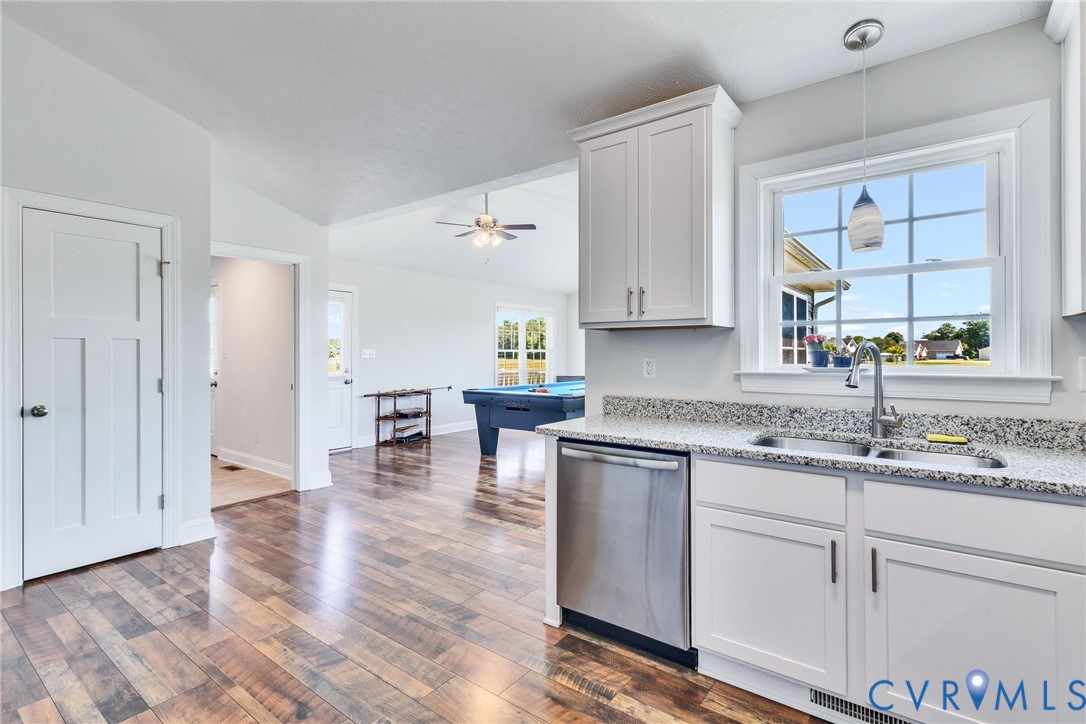 1013 Ridge Road Callao, VA 22435 - Photo 8 of 48