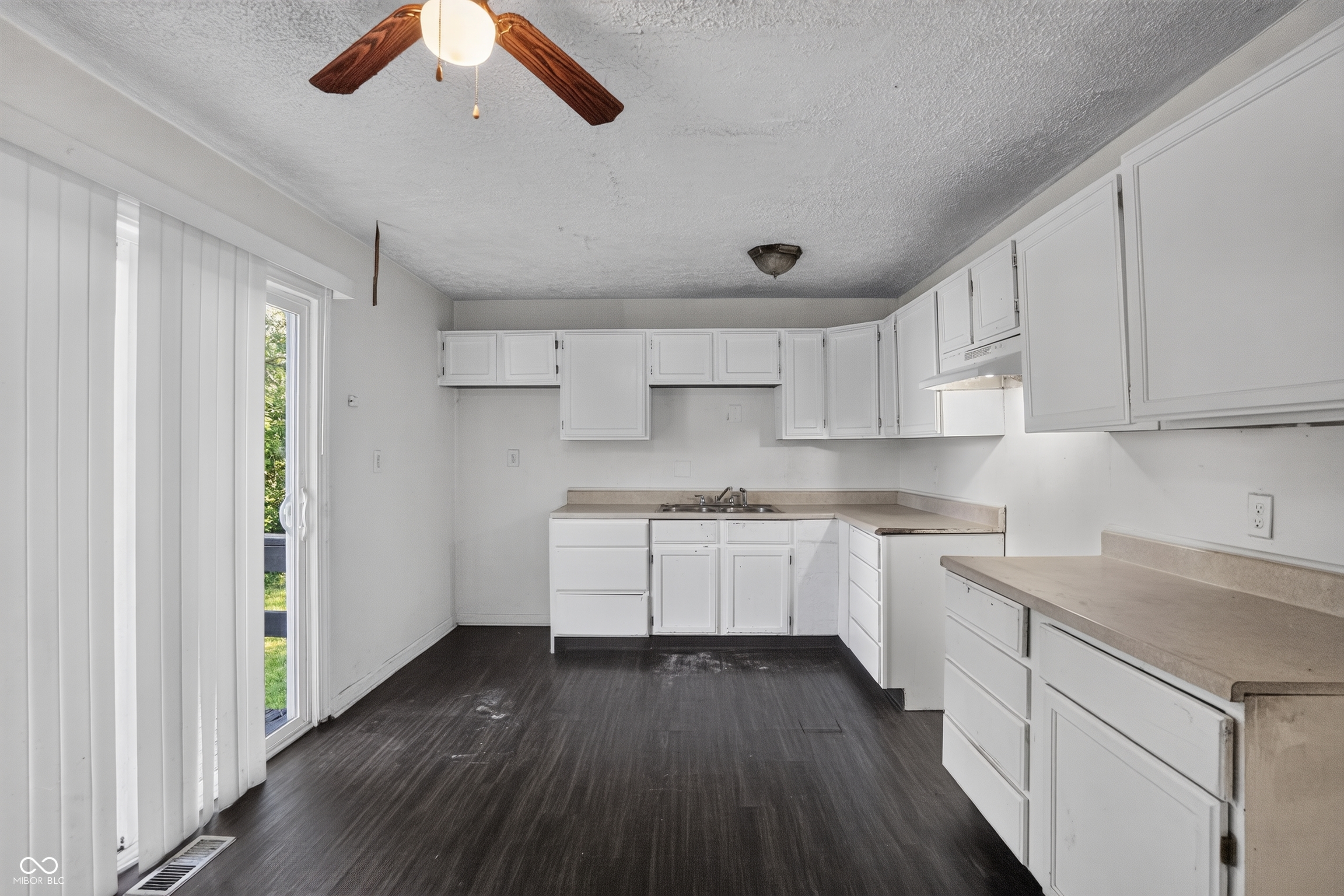 4038 Mitthoeffer Road Indianapolis, IN 46235 - Photo 11 of 29 Gallery Image 11
