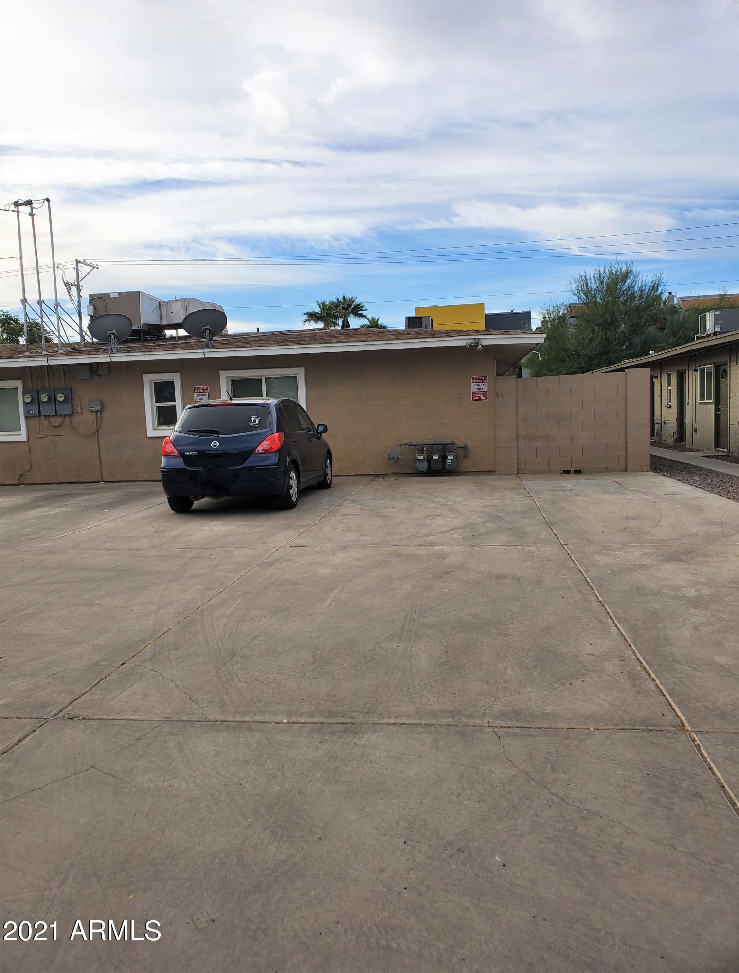 818 West Osborn Road Phoenix, AZ 85013 - Photo 4 of 23 4. Osborn Parking Lot Back