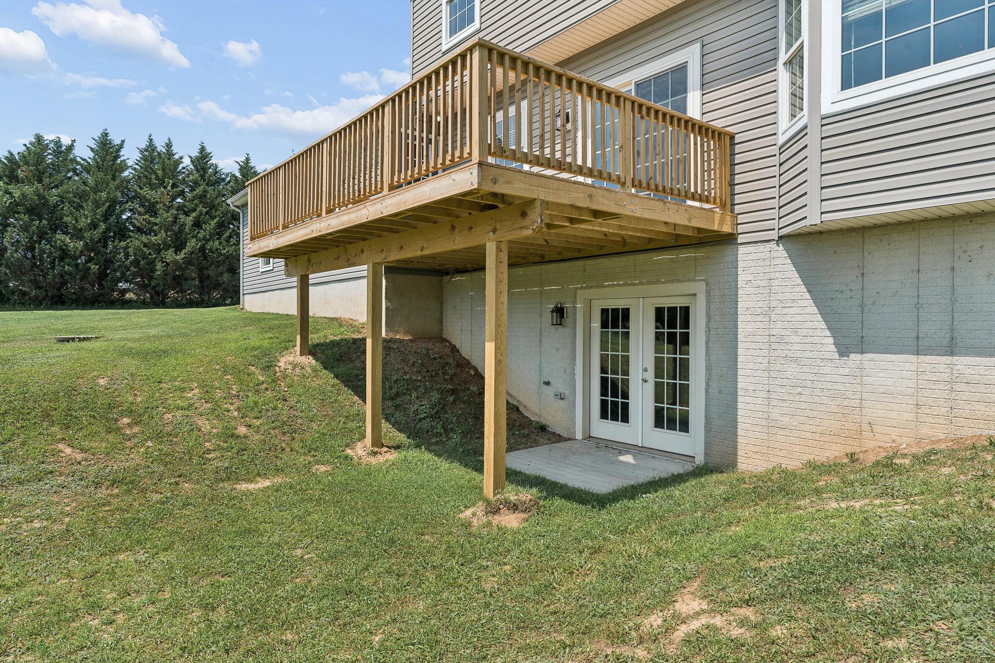 4521 Beckleysville Road Hampstead, MD 21074 - Photo 47 of 54 Walk-out to the rear yard...