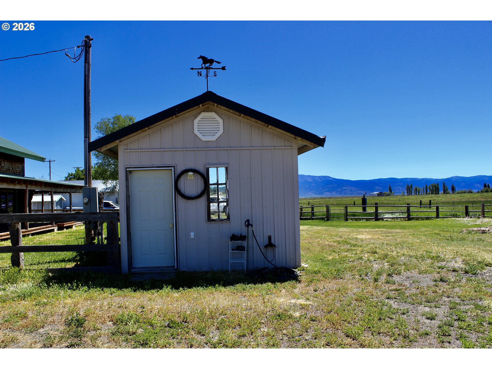 92586 Water Users Lane Lakeview, OR 97630 - Photo 33 of 36 a house view with a garden space