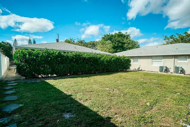 $2,300 | 915 South N Street, Lake Worth Beach, FL 33460