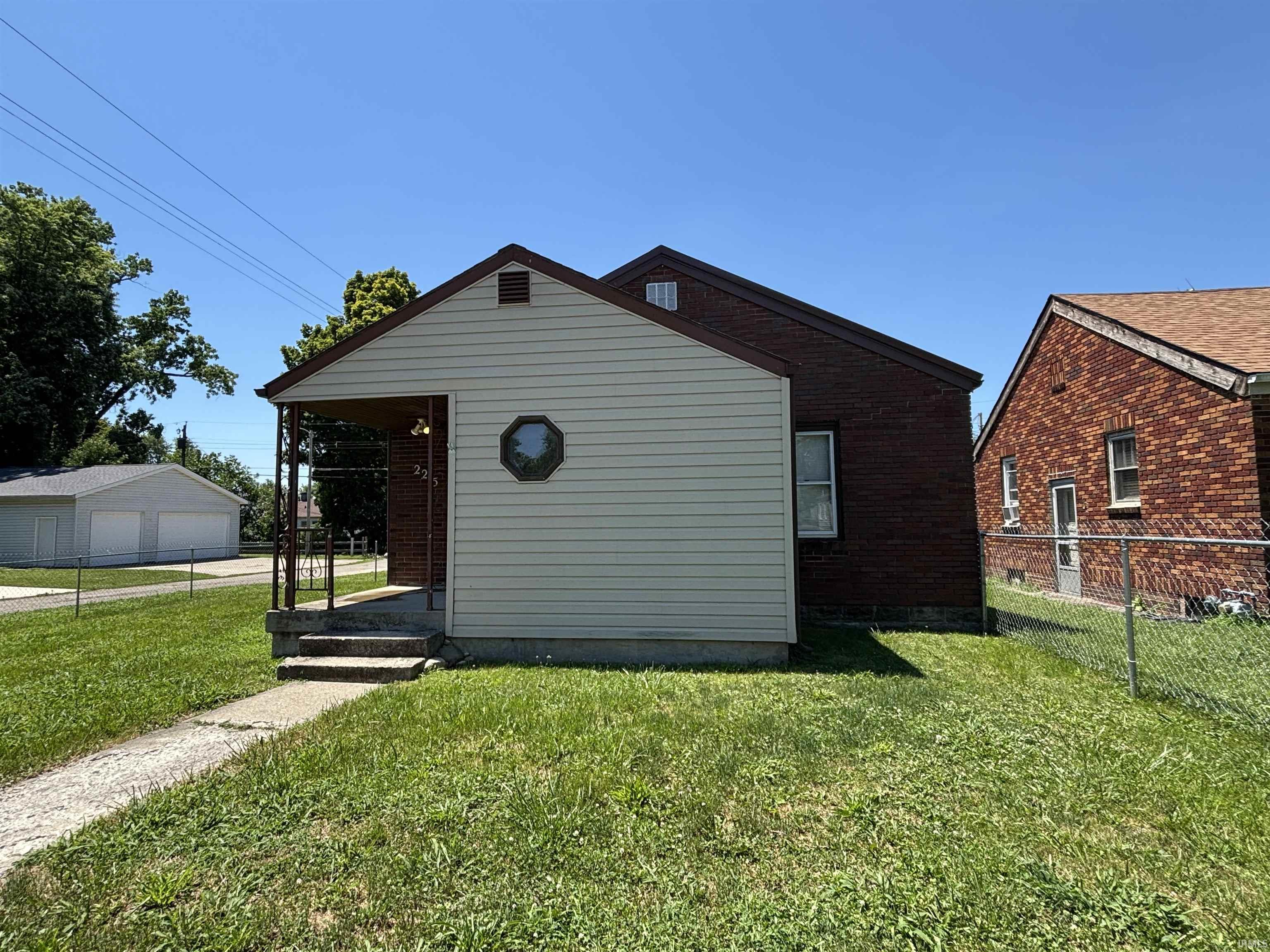 2215 South Hackley Street Muncie, IN 47302 - Photo 1 of 11