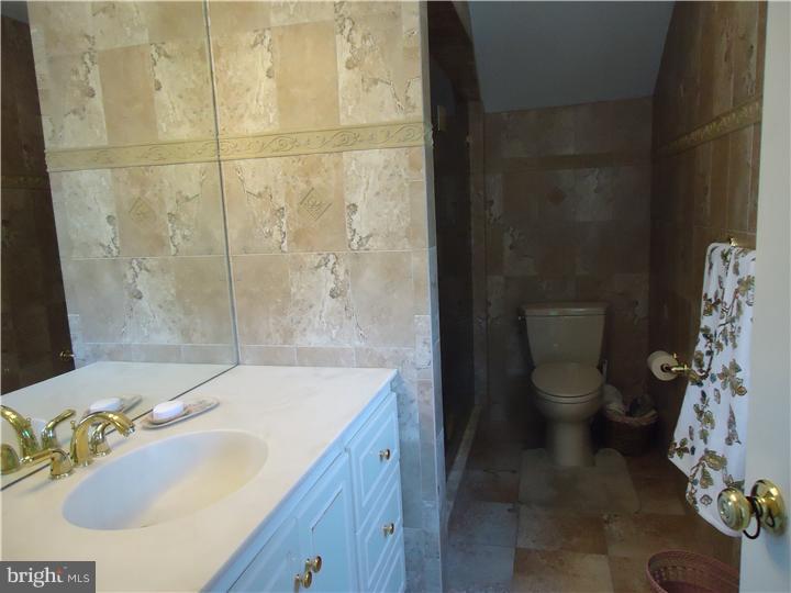 1019 Rymill Run Cherry Hill, NJ 08003 - Photo 13 of 17 Gallery Image 13