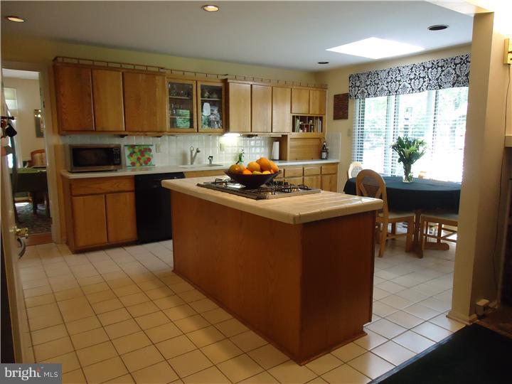 1019 Rymill Run Cherry Hill, NJ 08003 - Photo 4 of 17 Gallery Image 4